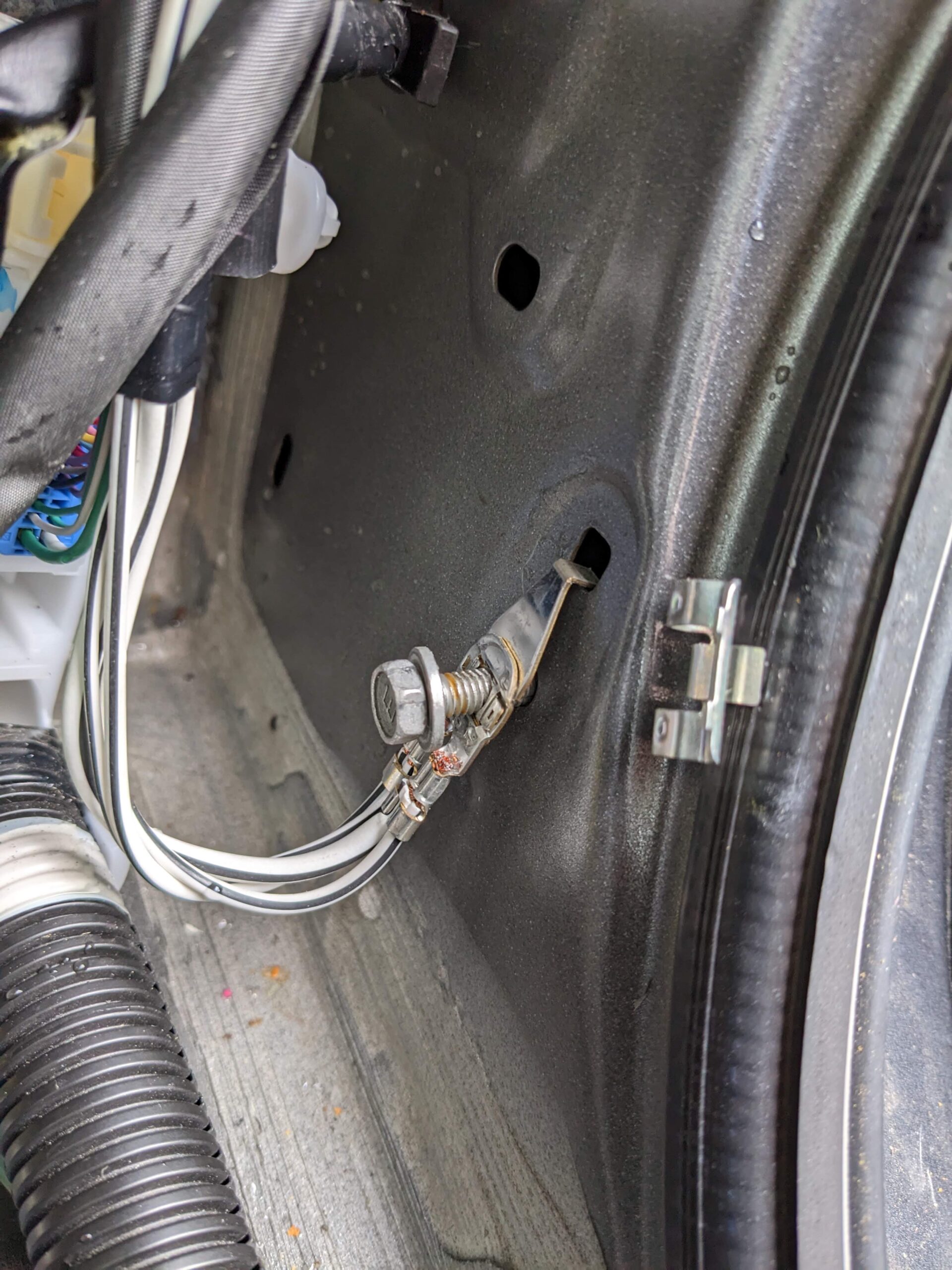 Clearing Sunroof Drains on 20082012 Toyota Highlander bryanus